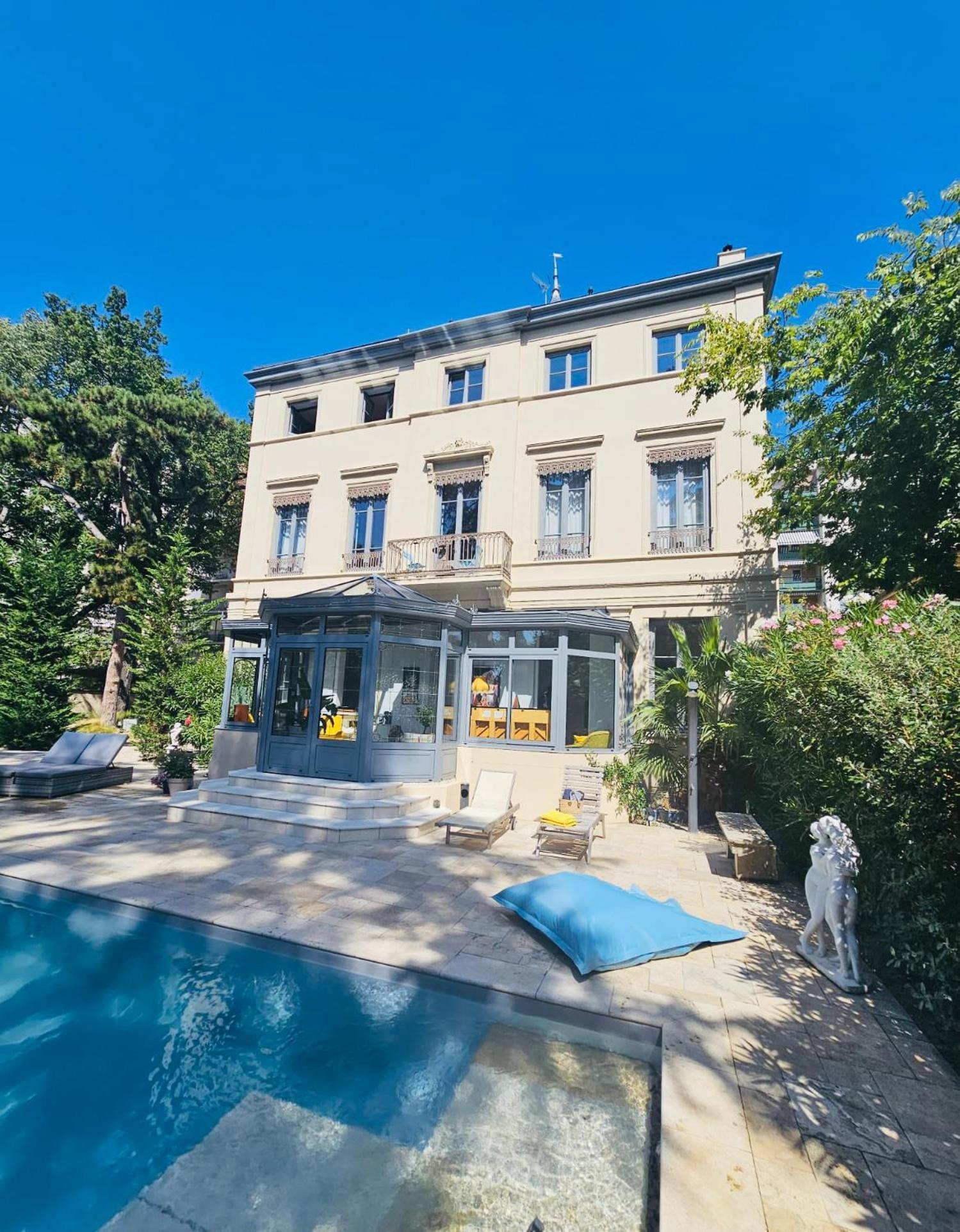 Chateau Grandclement Lyon Villeurbanne Niveau Rdc - Tresor Cache En Ville Avec Vue Piscine Et Parc וילאורבן מראה חיצוני תמונה